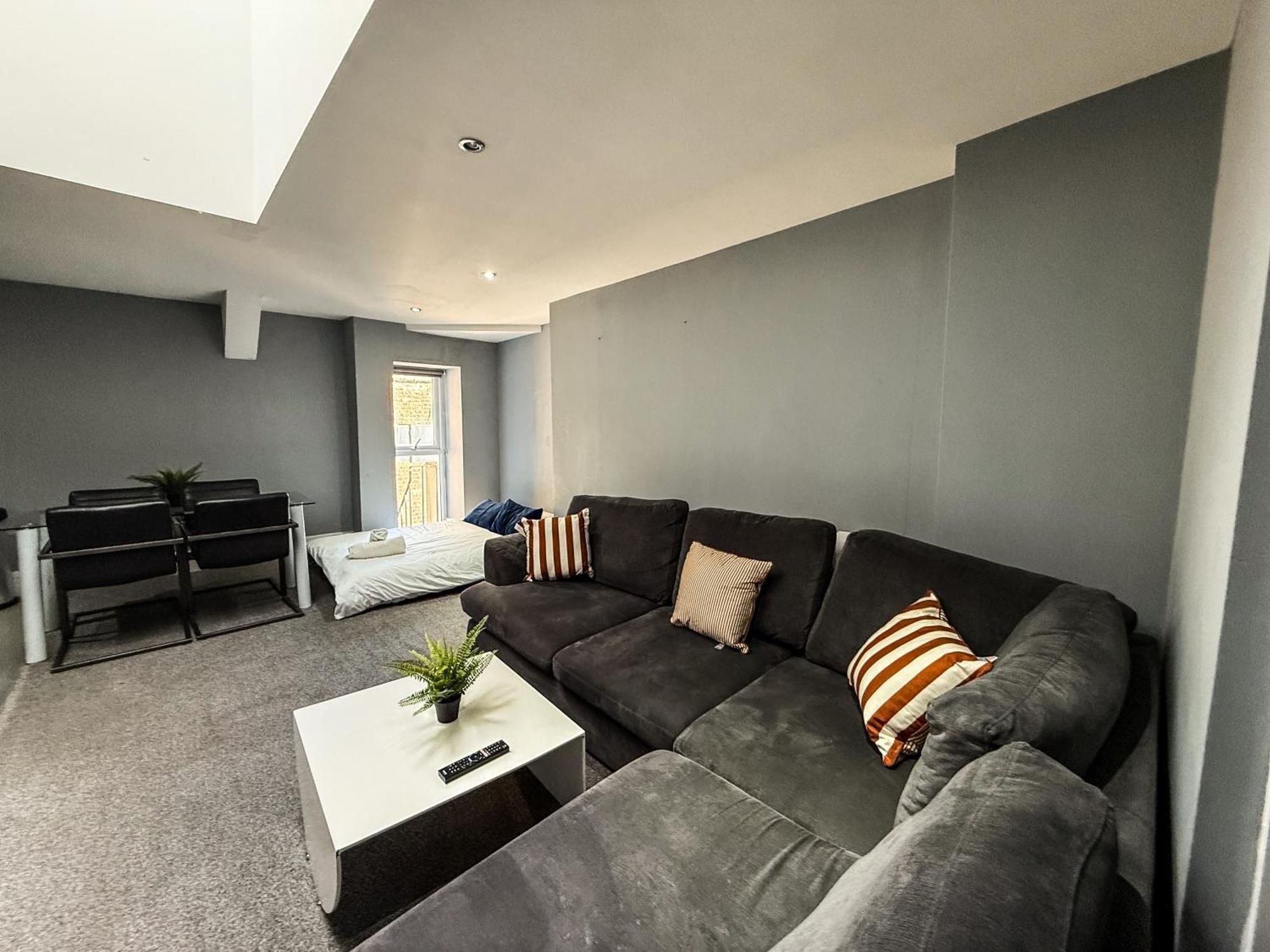 Apartment 2 Bedroom In The Heart Of - Spacious - Sleeps 8 Newcastle upon Tyne