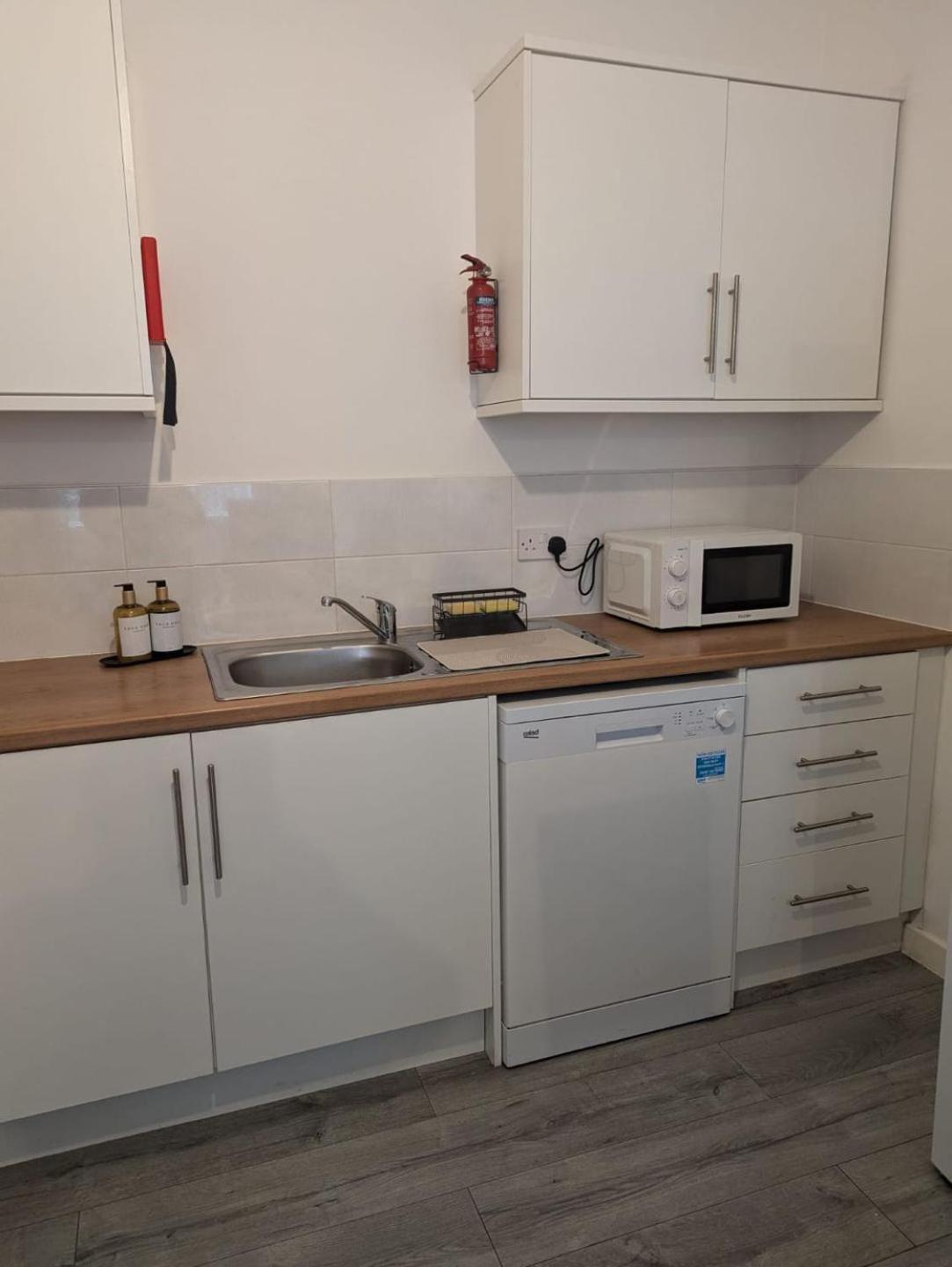 3 Bed Executive Apartment *