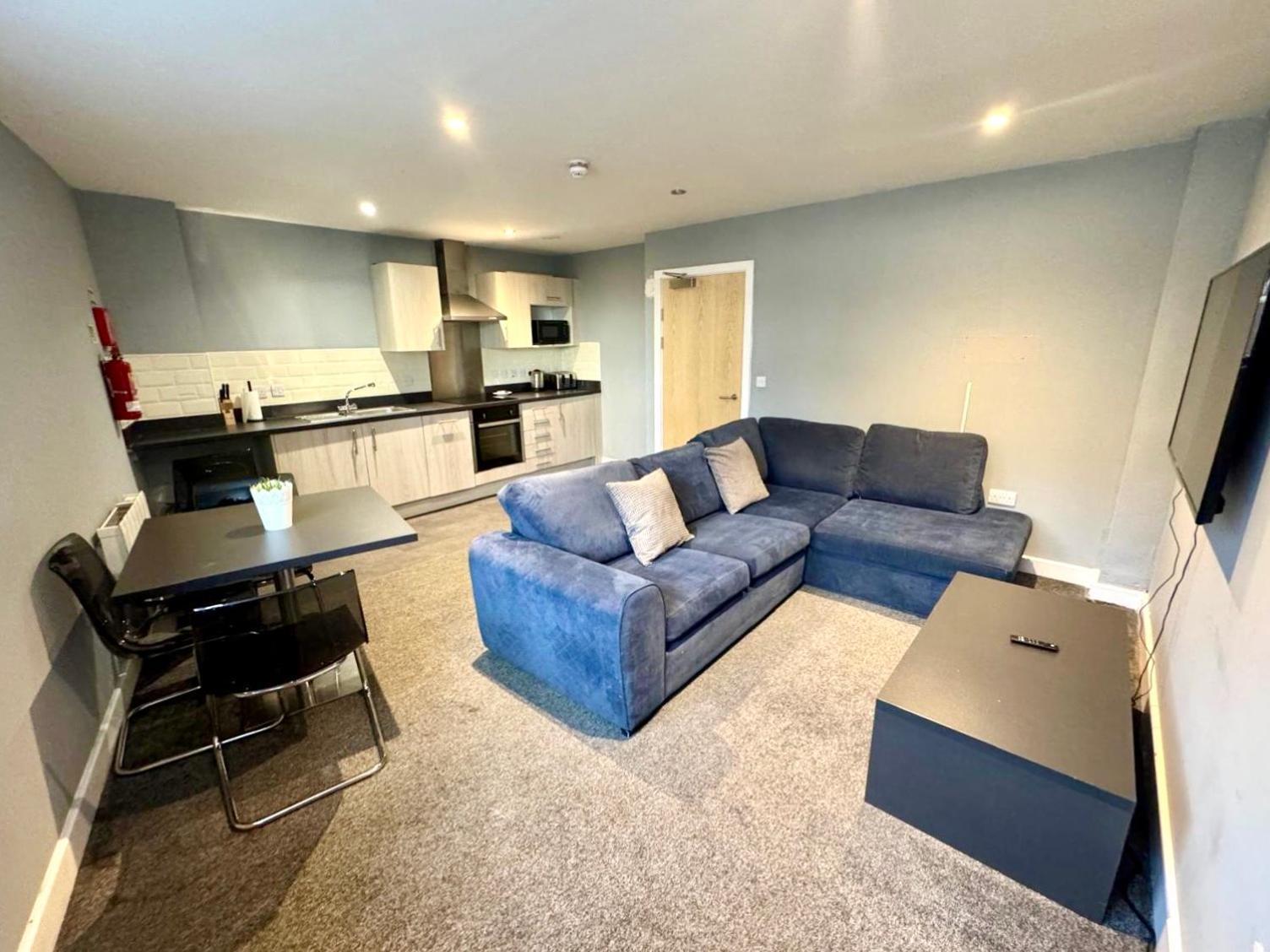 Modern With Views Of The Quayside Sleep 8 Free Parking Newcastle upon Tyne