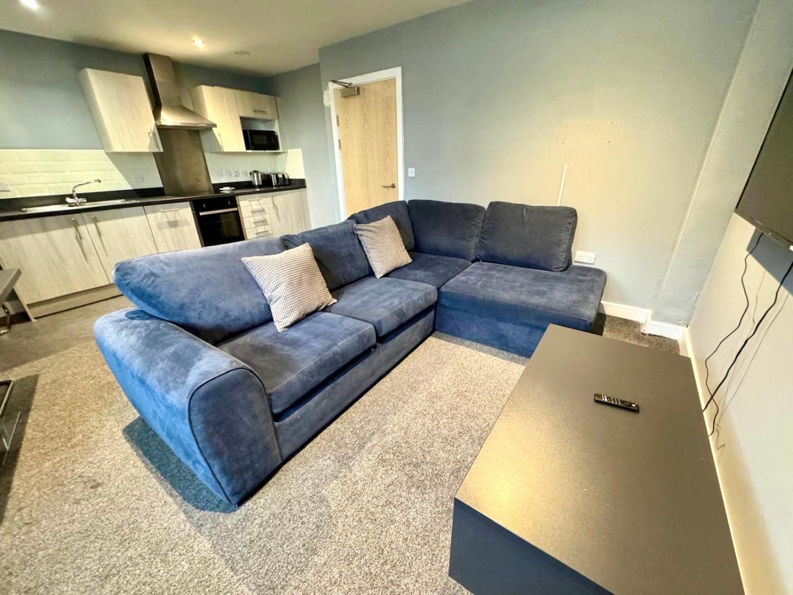Modern With Views Of The Quayside Sleep 8 Free Parking Apartment *