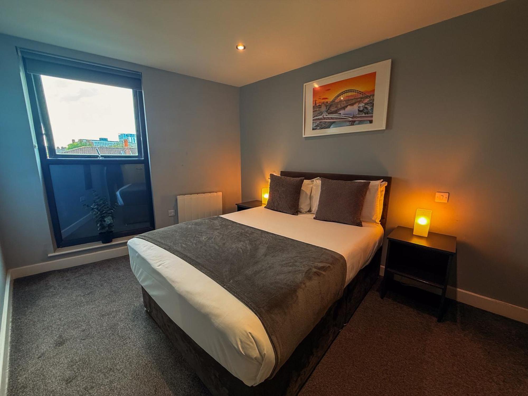 Modern 3 Bedroom Quayside - Sleeps 8 Free Parking *