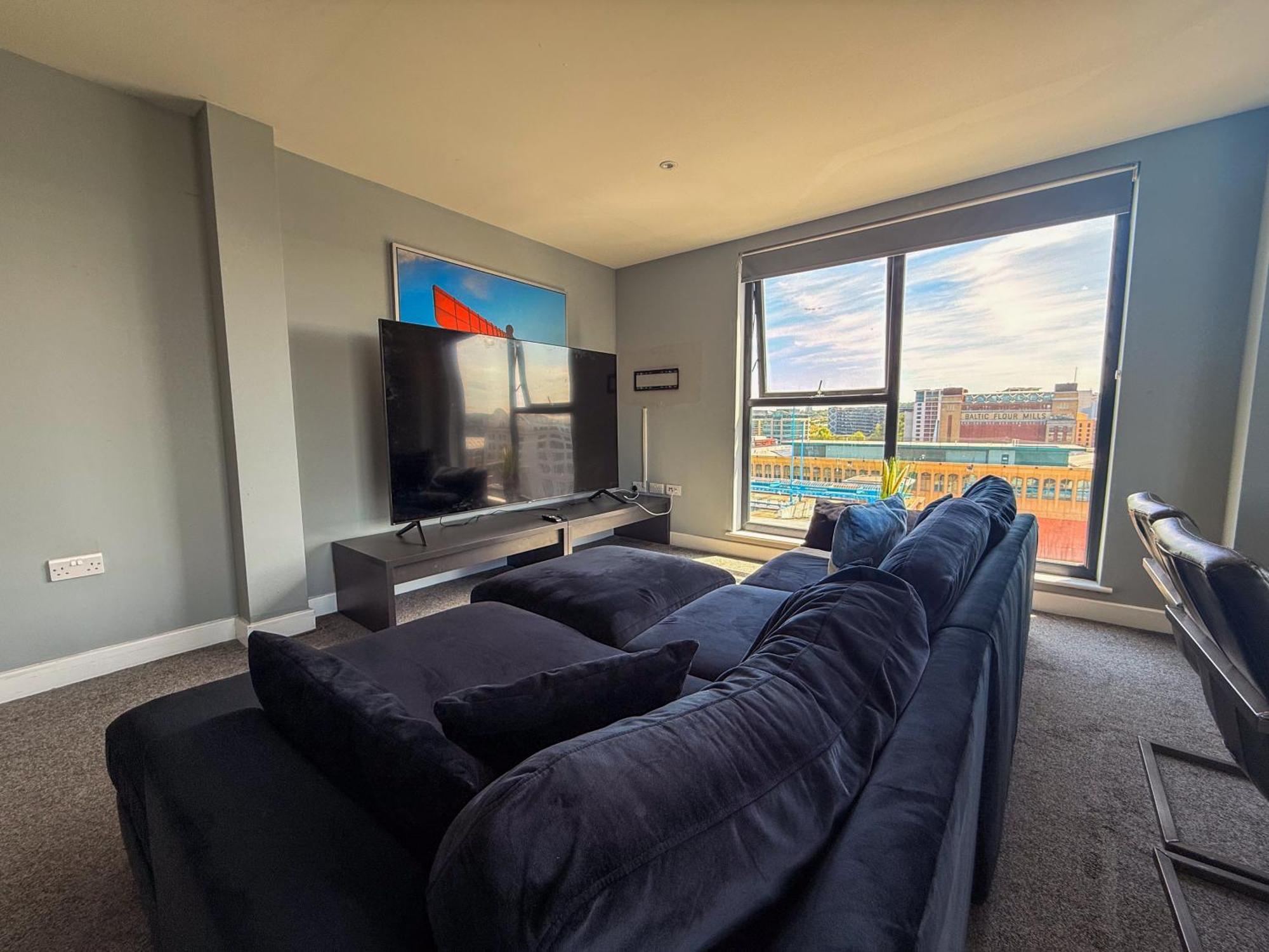 Modern 3 Bedroom Quayside - Sleeps 8 Free Parking