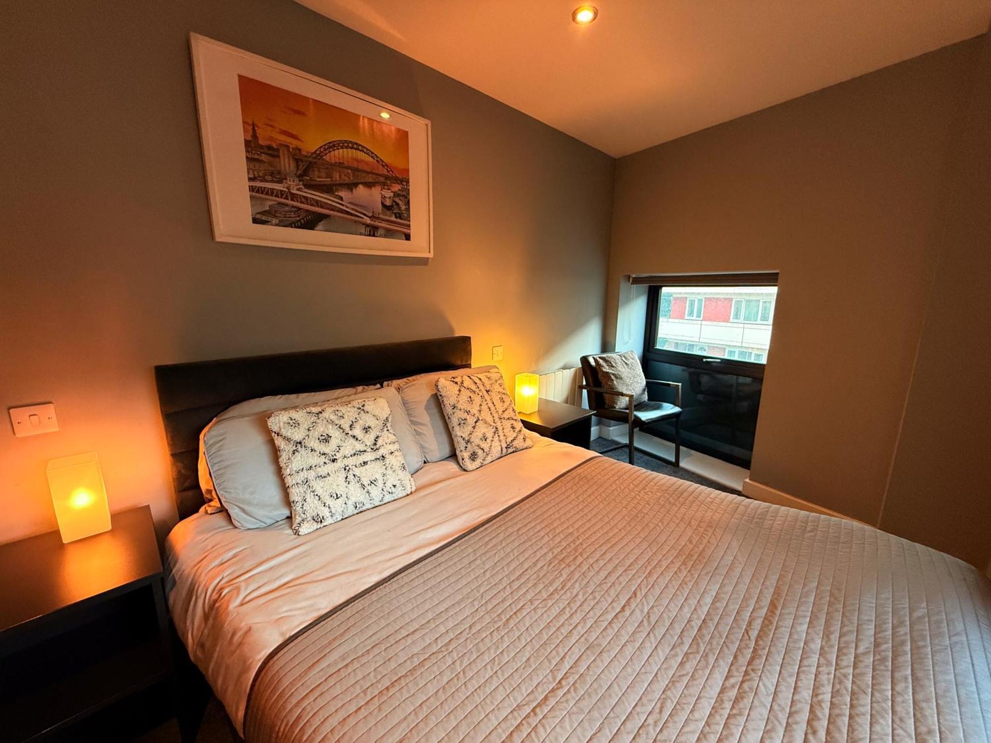 Apartment Modern Quayside Sleeps 7 Parking