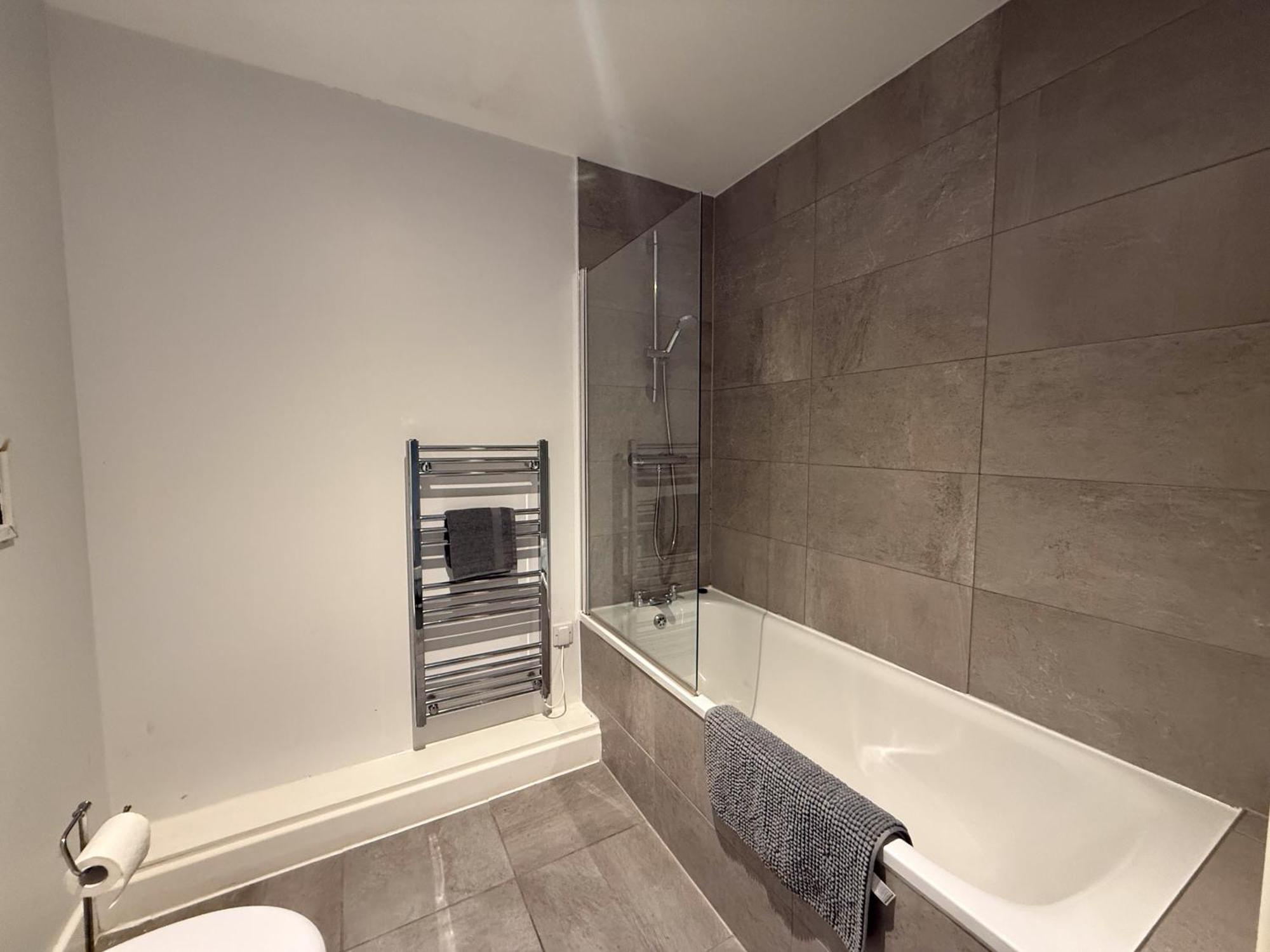 Modern Quayside Sleeps 7 Parking Apartment *