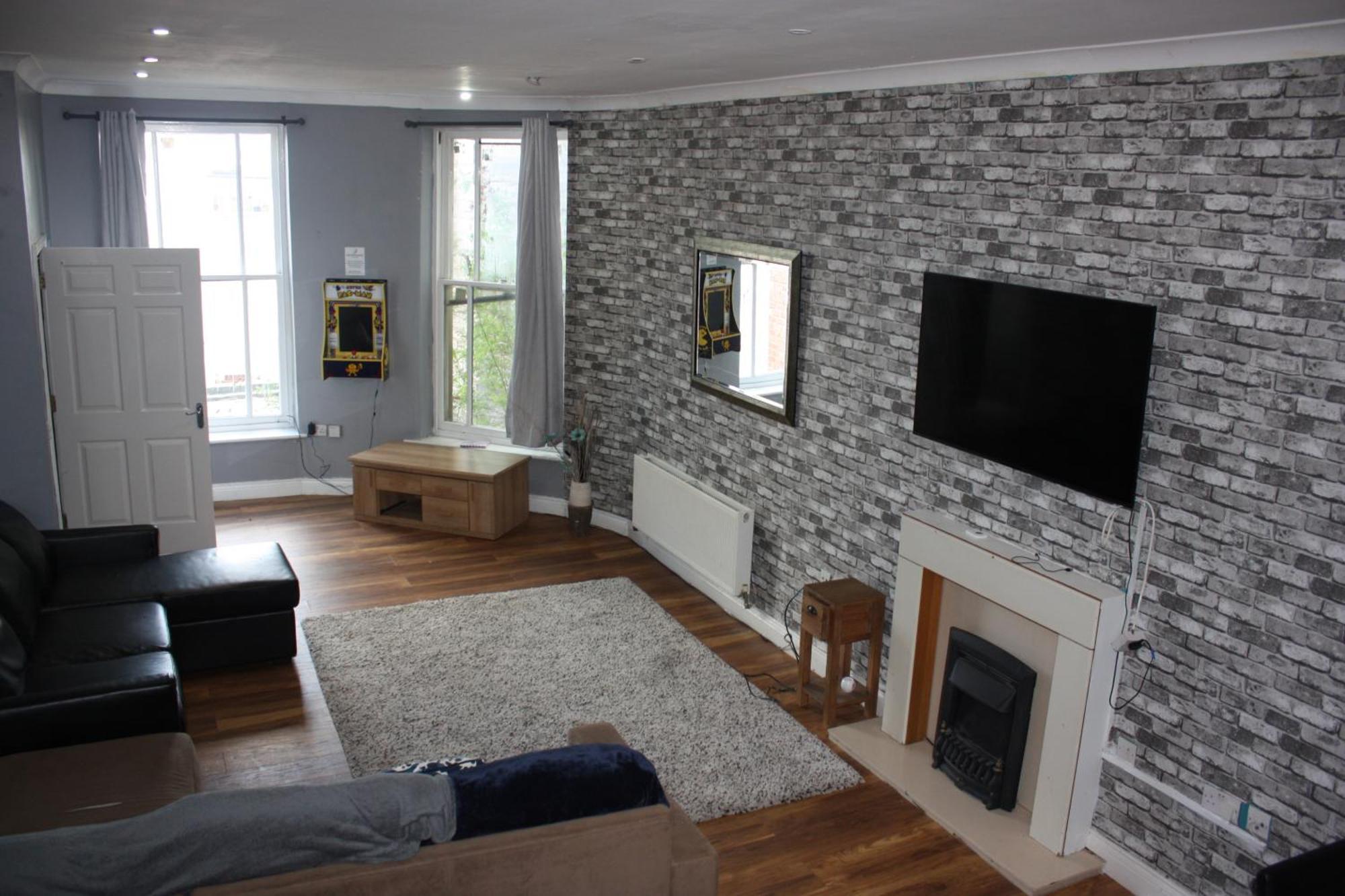 Apartment Large