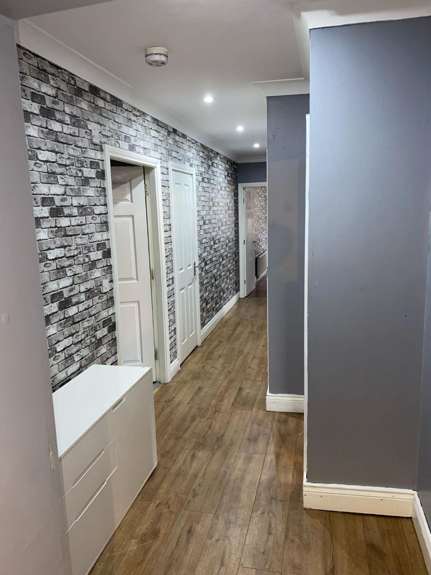 Large Apartment *