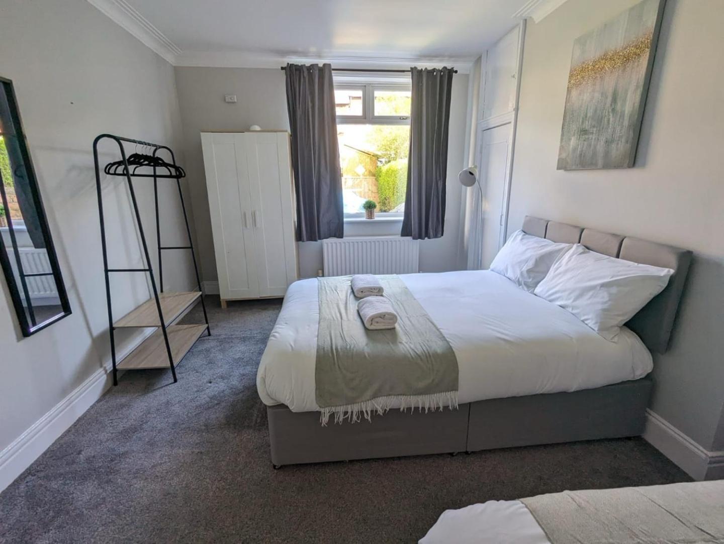 Newcastle 2 bed Apartment *