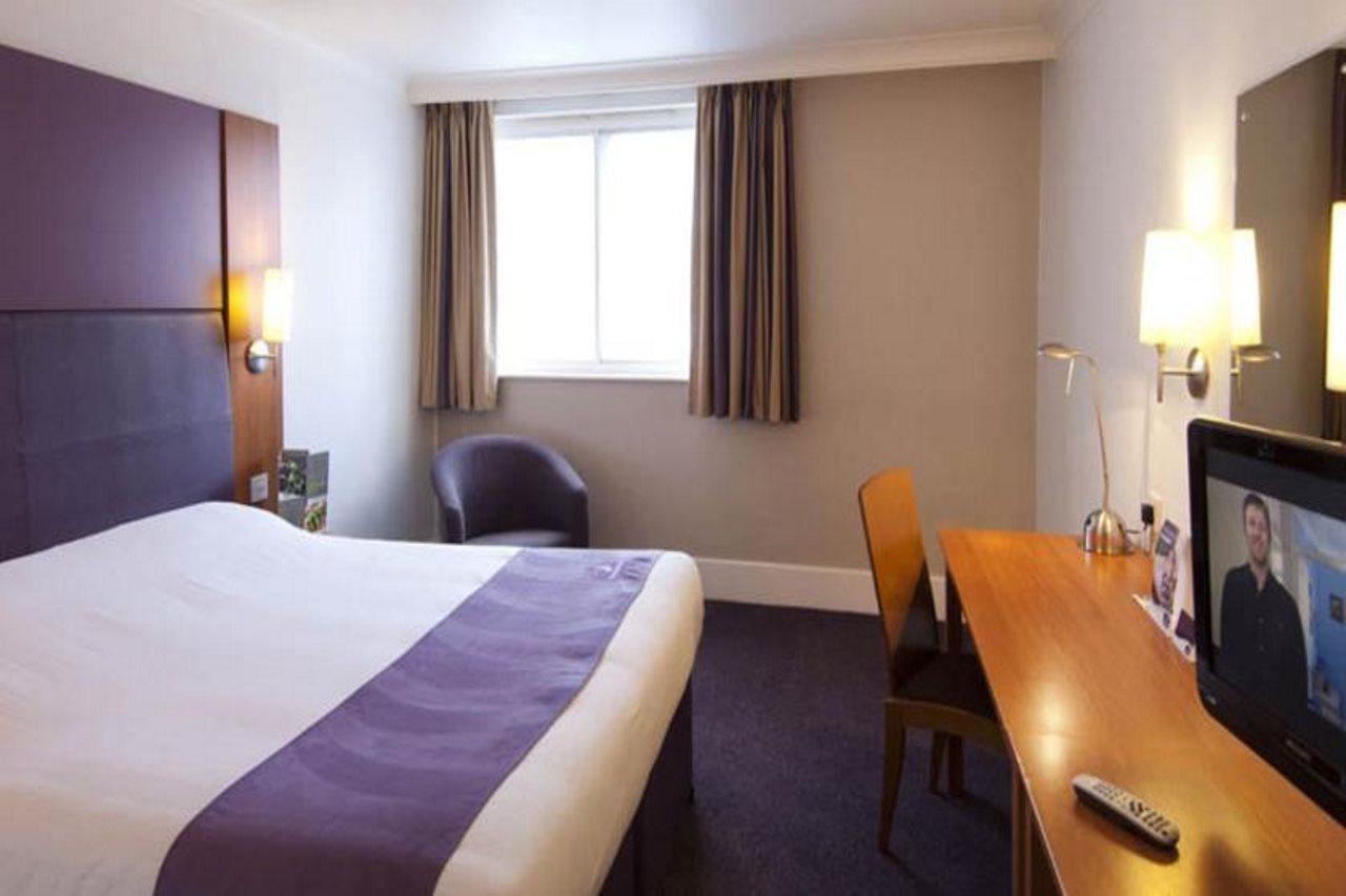 Hotel Premier Airport 3*