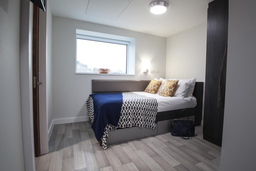 Plummer House Apartment