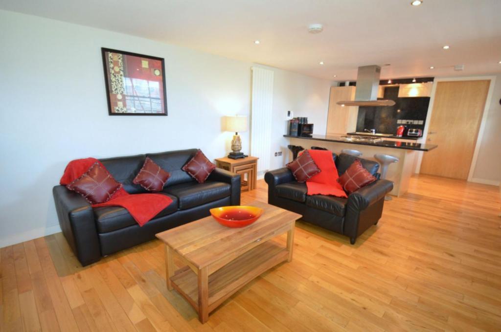 Apartment 93a Grey Street *