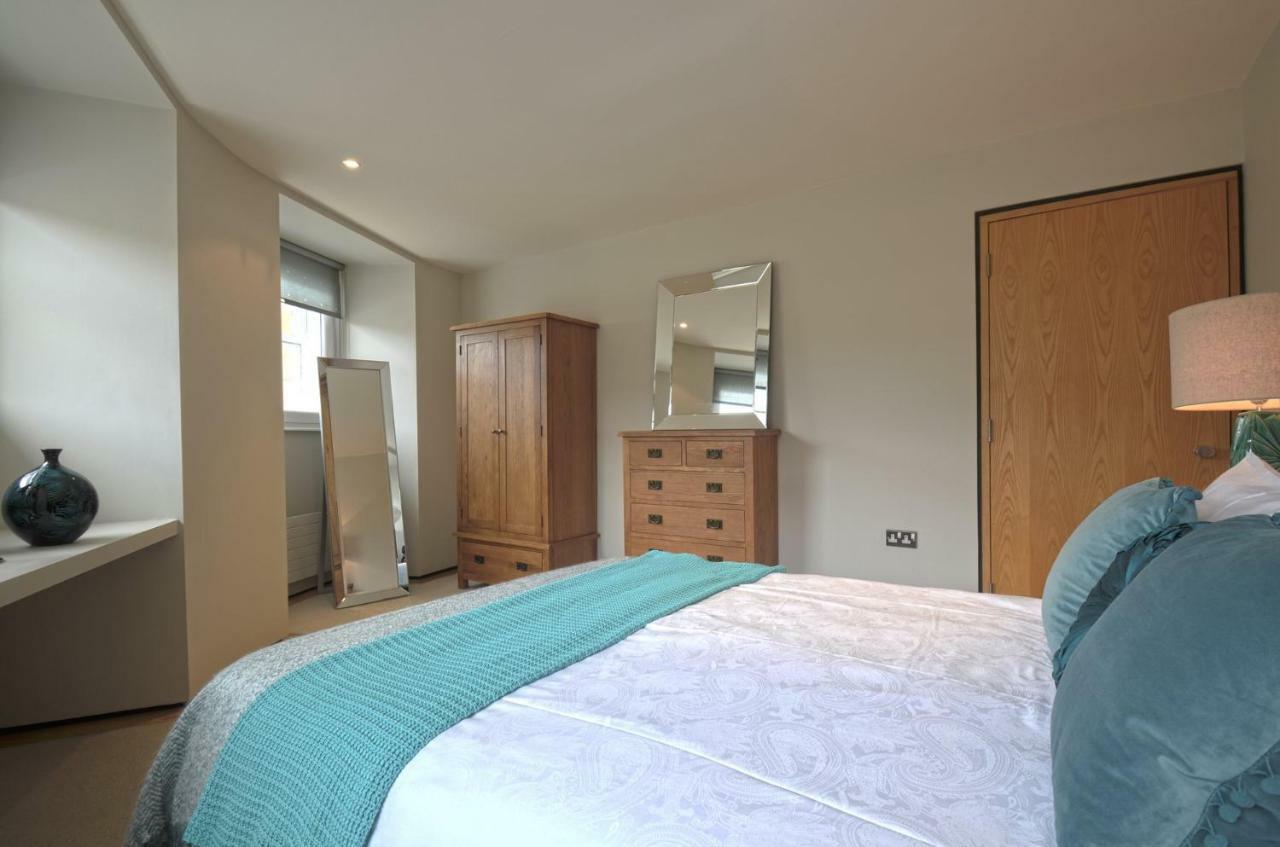 93a Grey Street *