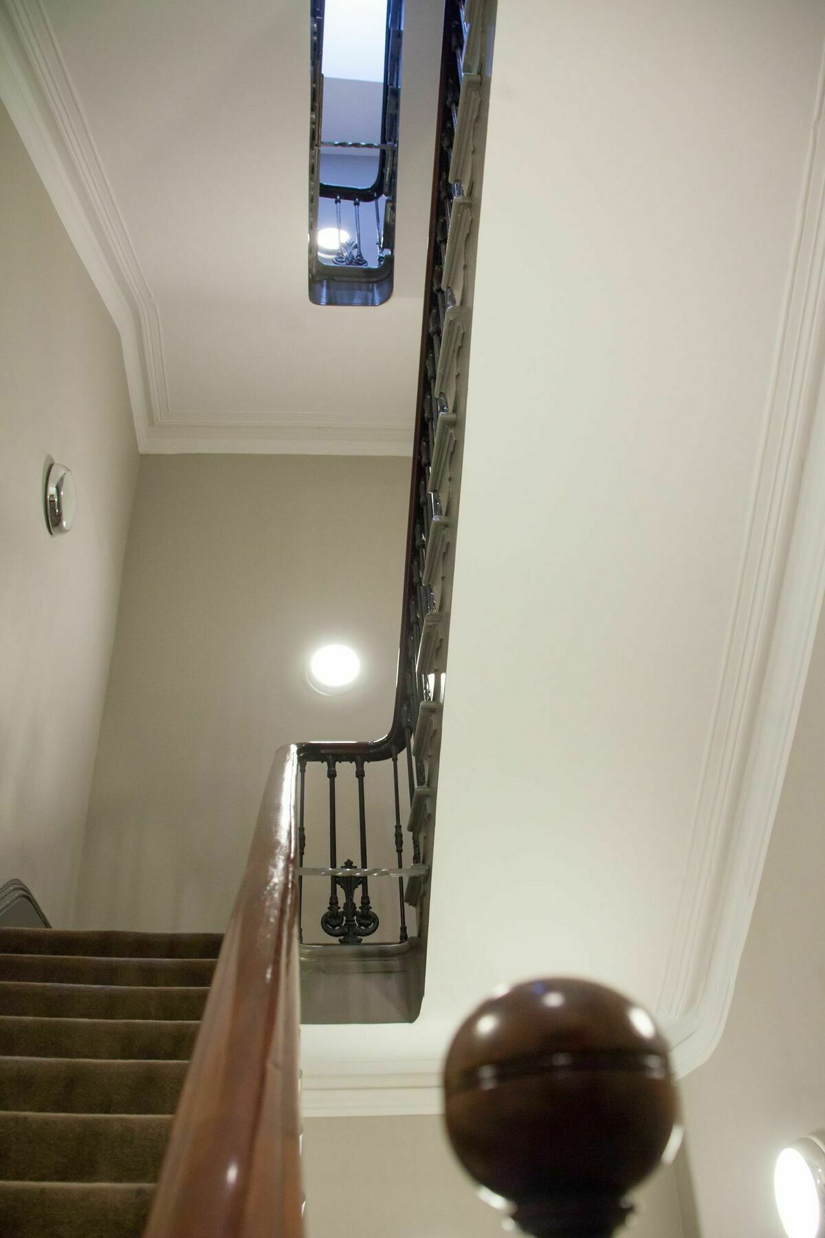 Apartment Dream Center