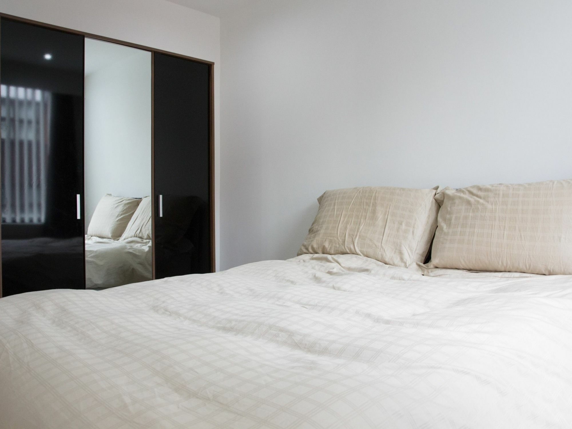 Base Apartment *