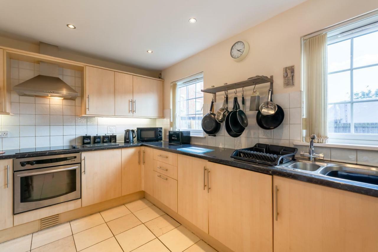 City Centre Spacious Town House Free Parking And Wifi Newcastle upon Tyne