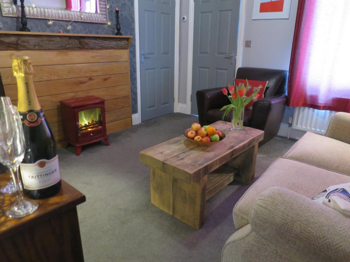 Parkside Apartment *