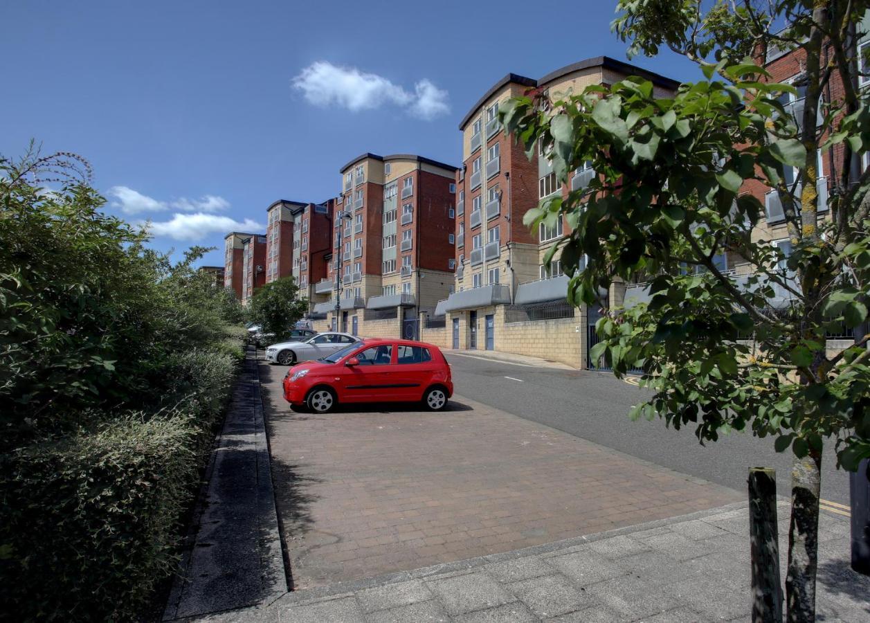 Beautiful Duplex Penthouse - Roof Garden, Views, Parking