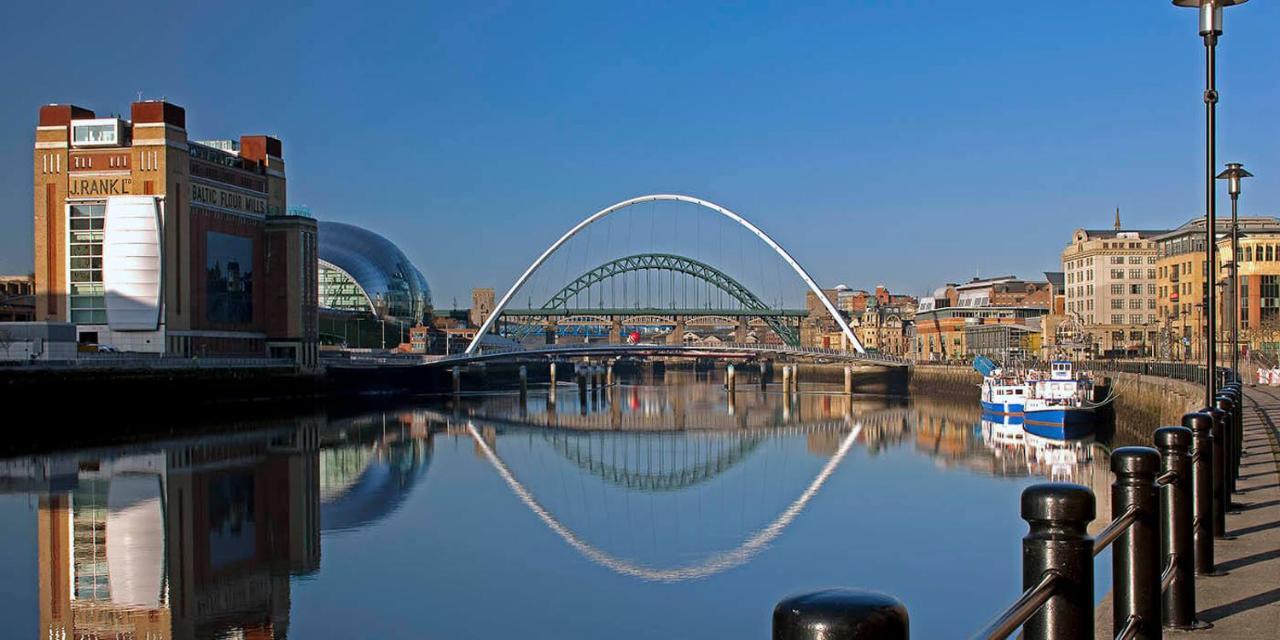 Modern Townhouse Perfect For Large Groups, Under One Roof, Just Over The Tyne Holiday home Newcastle upon Tyne