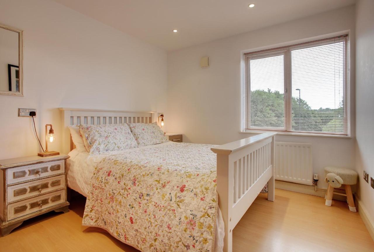 Beautiful Duplex Penthouse - Roof Garden, Views, Parking Apartment