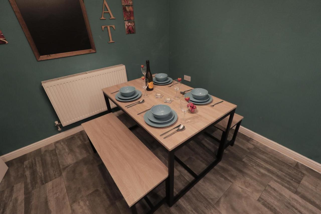 Holiday home Modern Townhouse Perfect For Large Groups, Under One Roof, Just Over The Tyne Newcastle upon Tyne