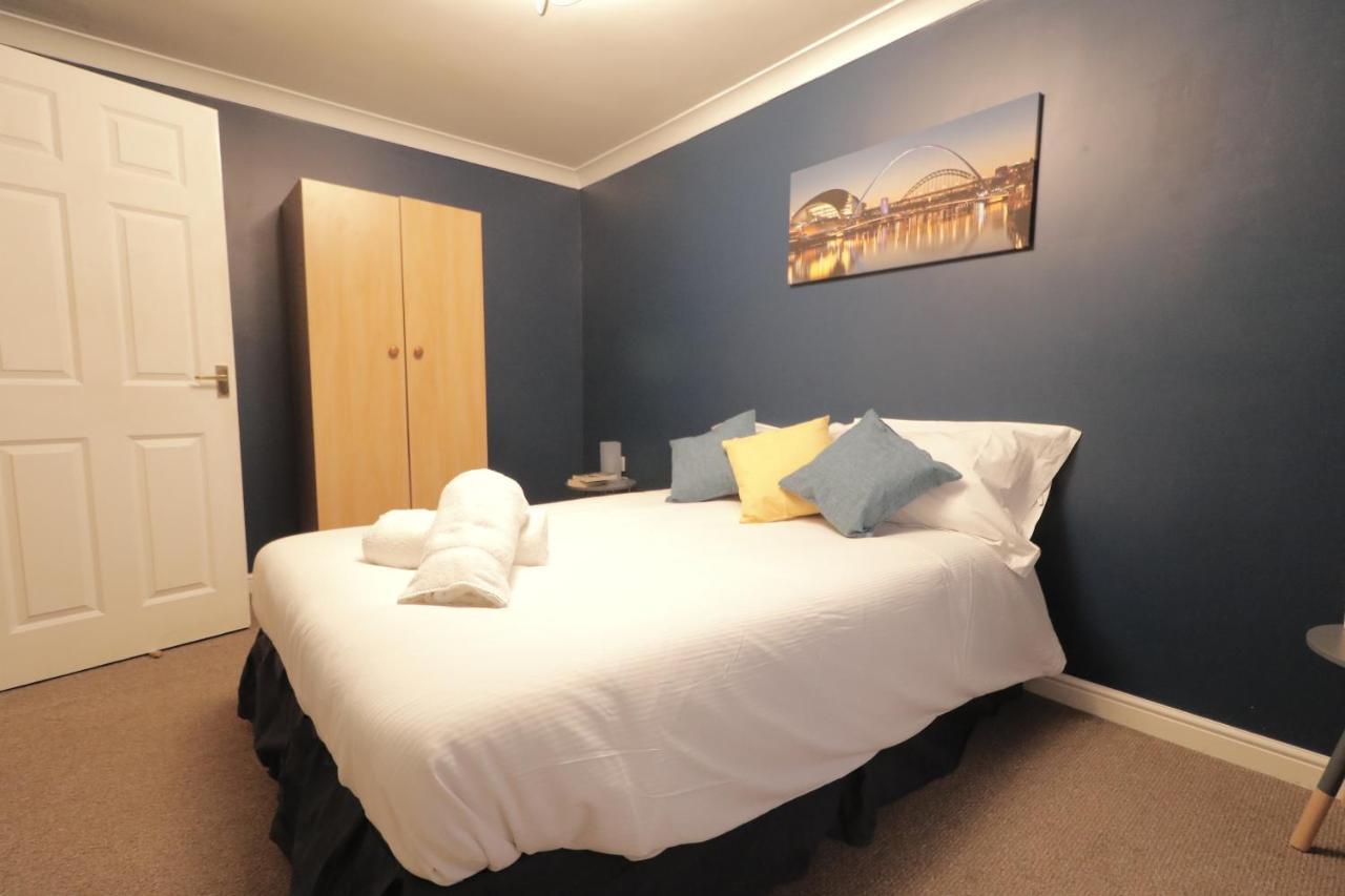 Holiday home Modern Townhouse Perfect For Large Groups, Under One Roof, Just Over The Tyne *