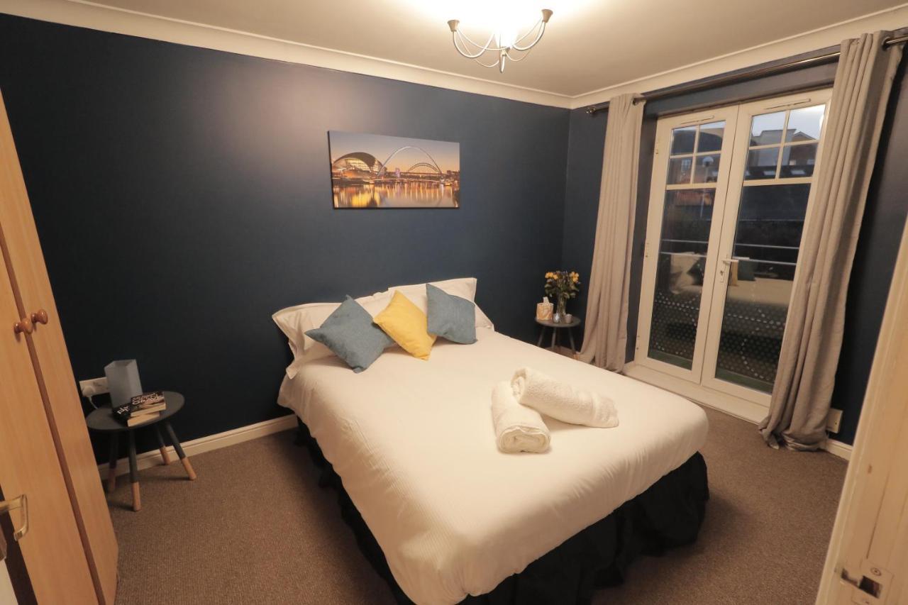 Modern Townhouse Perfect For Large Groups, Under One Roof, Just Over The Tyne