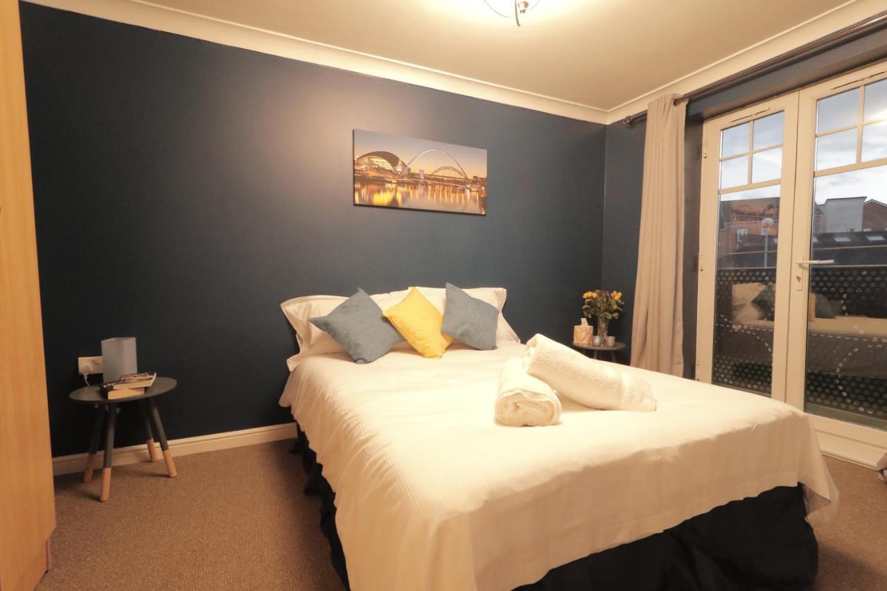 Holiday home Modern Townhouse Perfect For Large Groups, Under One Roof, Just Over The Tyne *