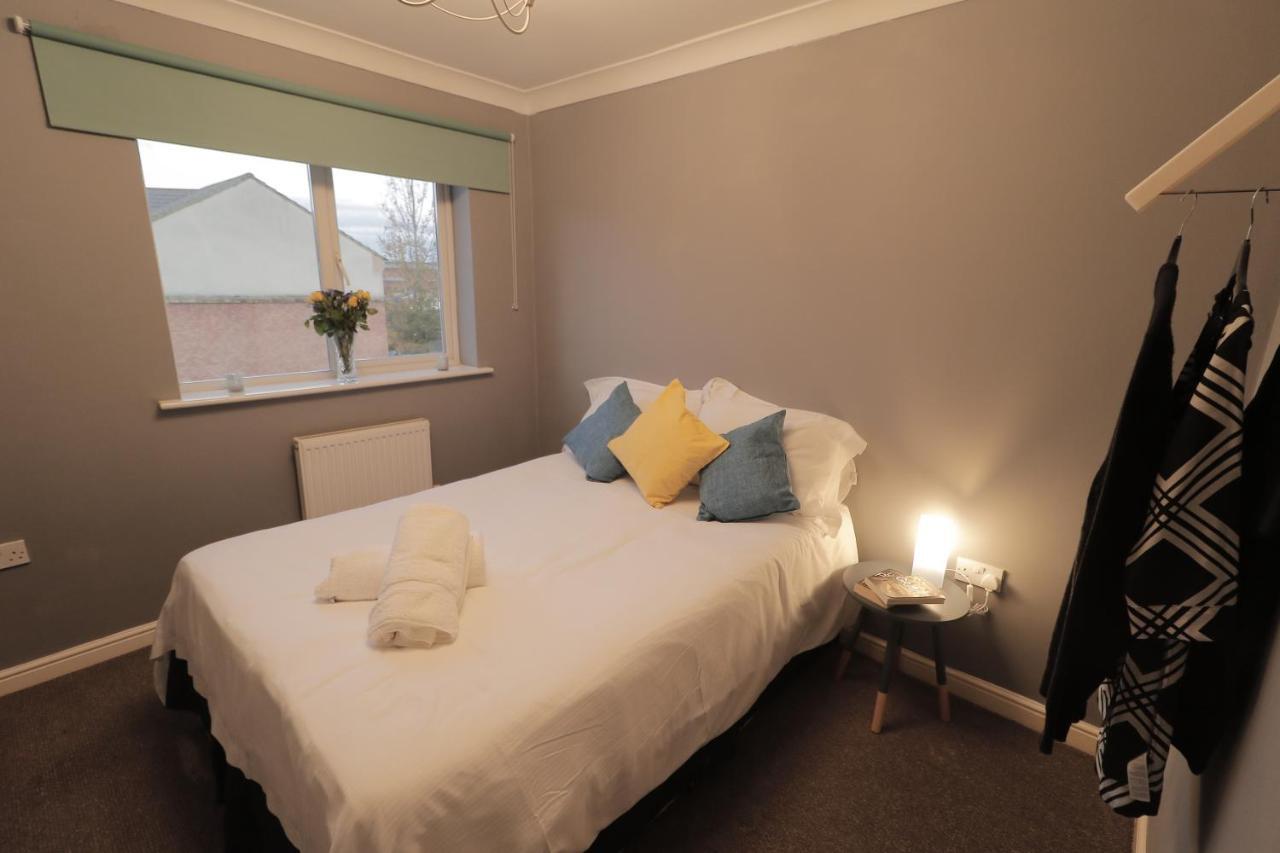 Modern Townhouse Perfect For Large Groups, Under One Roof, Just Over The Tyne Newcastle upon Tyne