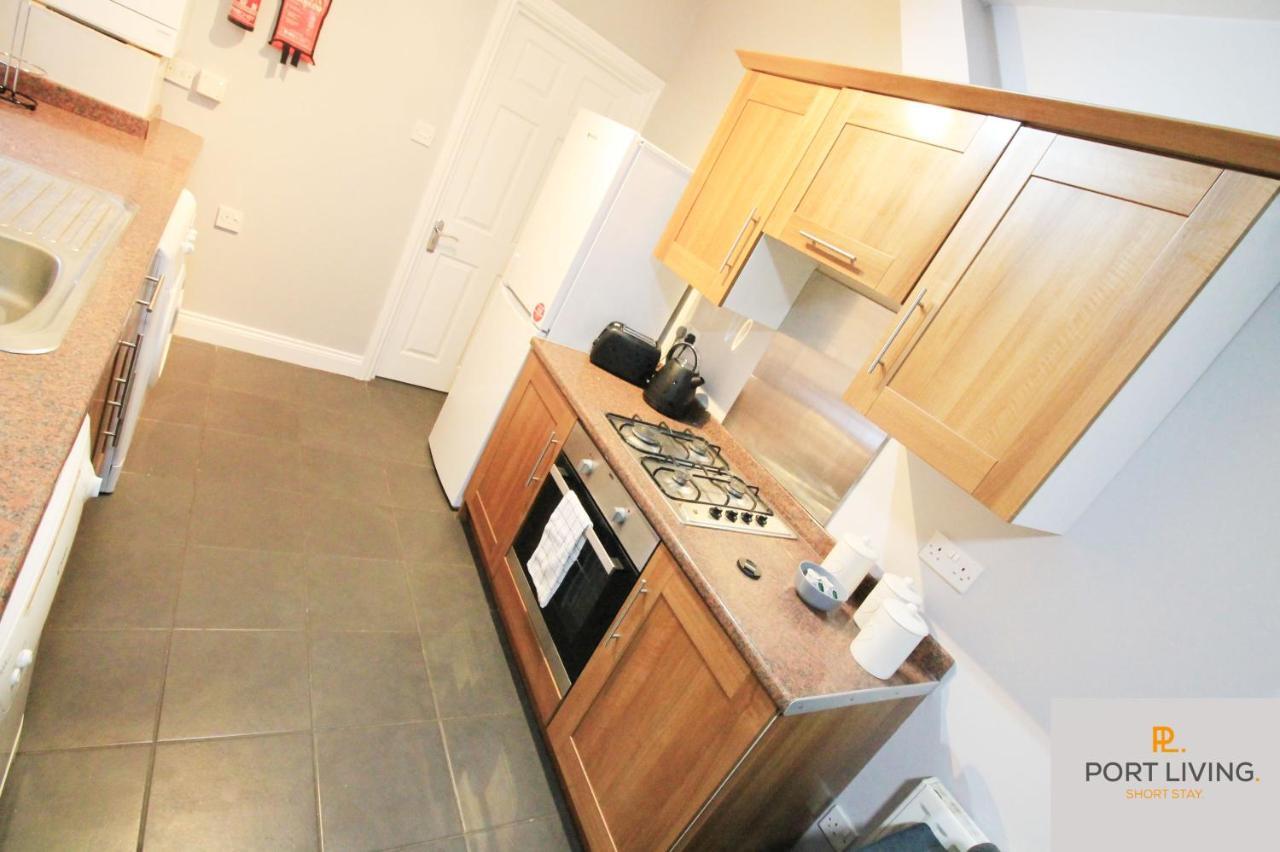 ---port Living--- - Jesmond - Apartment- 3 Beds - 3 Baths - 1-6 Guests * Newcastle upon Tyne