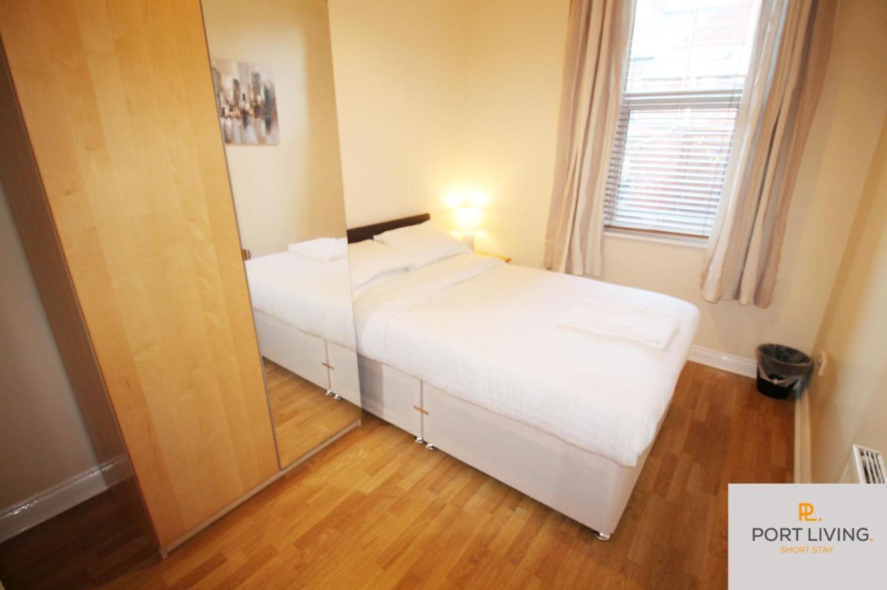 ---port Living--- - Jesmond - Apartment- 3 Beds - 3 Baths - 1-6 Guests Apartment