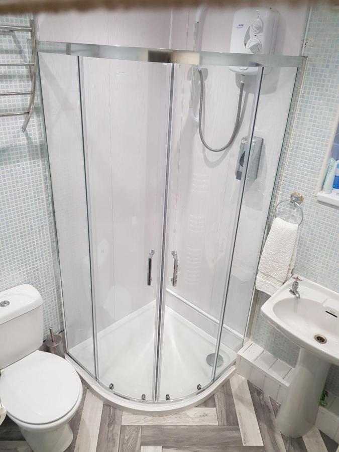 Milton House: 3-bed With Free Wi-fi And Parking In Holiday home