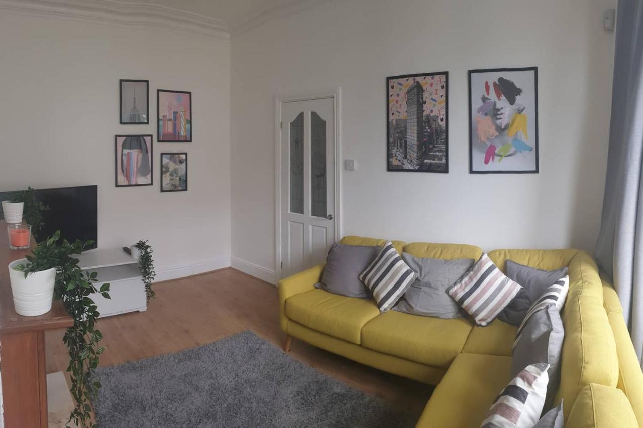 8 Bed House 2 Miles Newcastle upon Tyne
