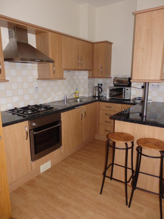 Jesmond Two Bedroom With Free Parking Apartment *