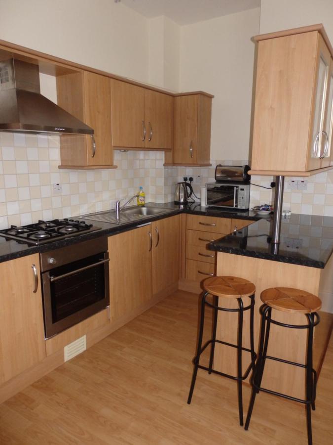 Jesmond Two Bedroom With Free Parking *