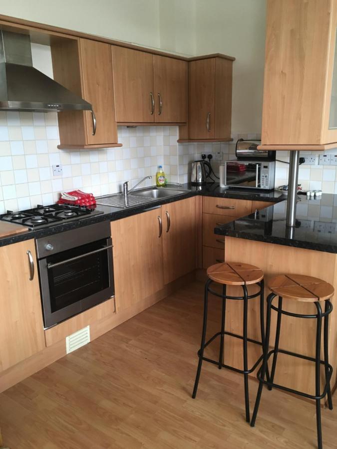Jesmond Two Bedroom With Free Parking Apartment *