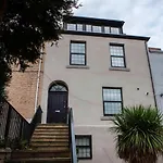 Oakstays Westgate Gem