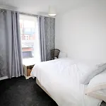 Newcastle - Heaton - Great Customer Feedback - 5 Large Bedrooms - Period Property - Refurbished Throughout