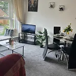 Stylish 2Br - Newcastle - City Centre & St James - Parking