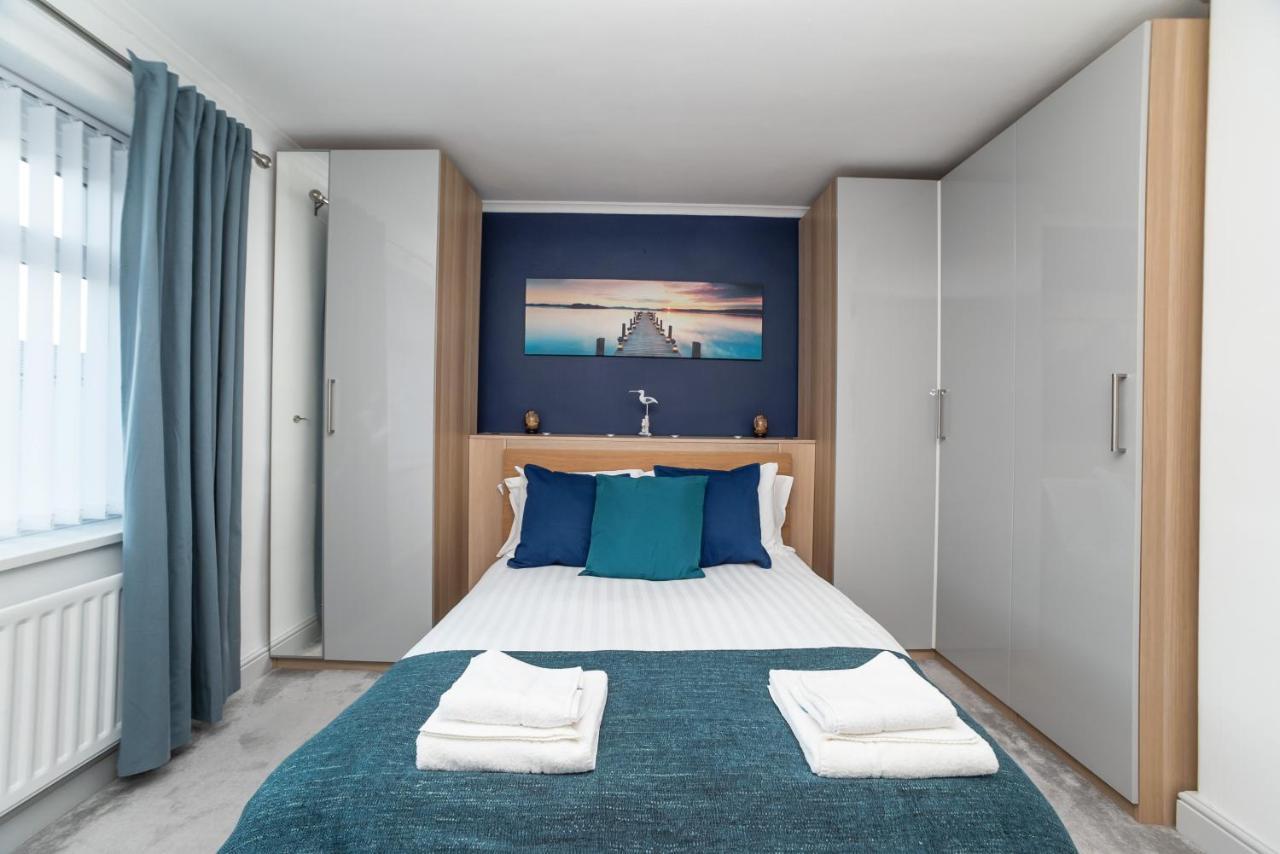 Gorgeous Modern 4 Bedroom House - Free Parking And Netflix By Wha For Contractors, Relocation, Business Travelers * Newcastle upon Tyne