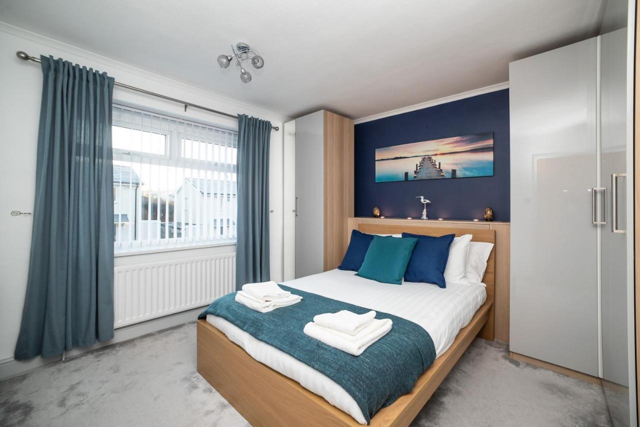 Gorgeous Modern 4 Bedroom House - Free Parking And Netflix By Wha For Contractors, Relocation, Business Travelers Apartment Newcastle upon Tyne