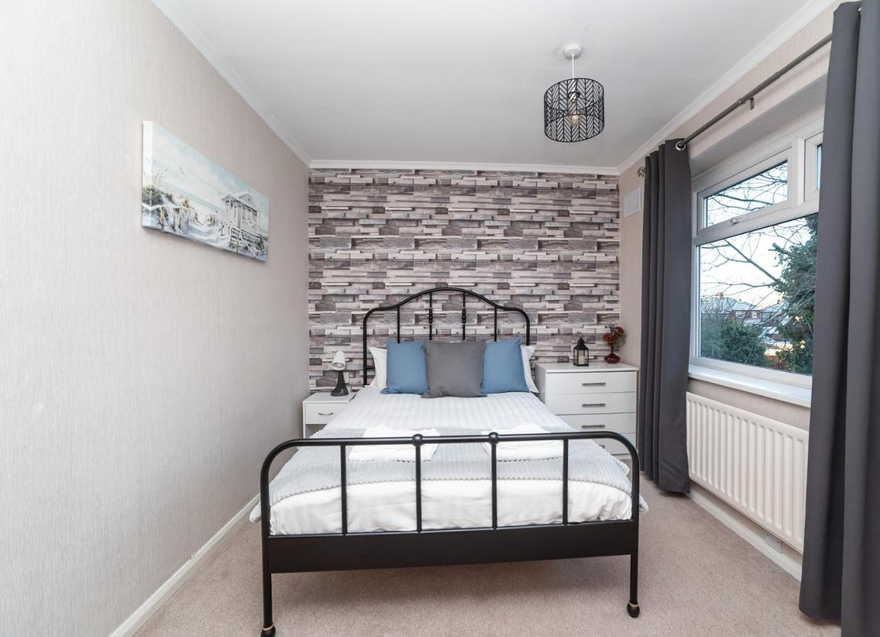 Gorgeous Modern 4 Bedroom House - Free Parking And Netflix By Wha For Contractors, Relocation, Business Travelers Apartment Newcastle upon Tyne