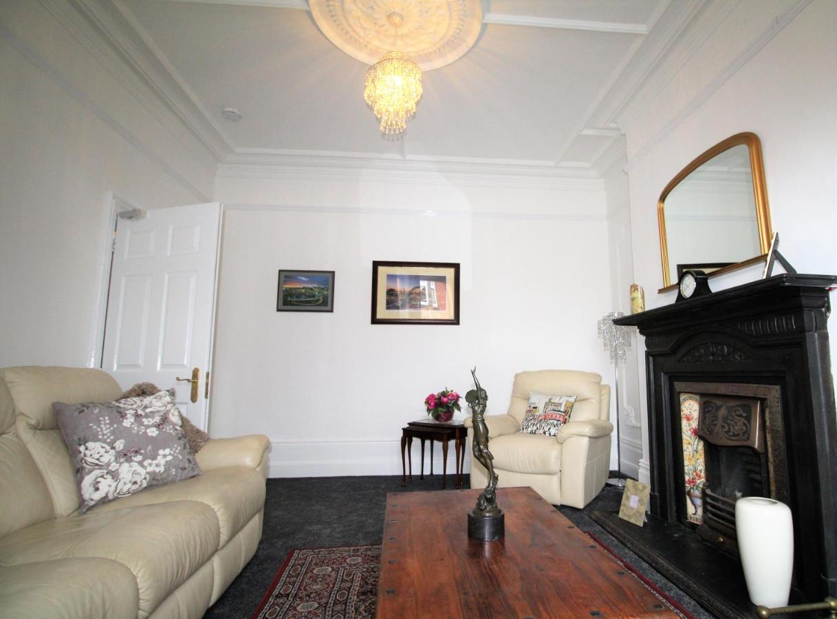 Holiday home Heaton Haven: Spacious Period With Modern Comforts *