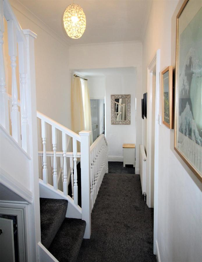Heaton Haven: Spacious Period With Modern Comforts Holiday home