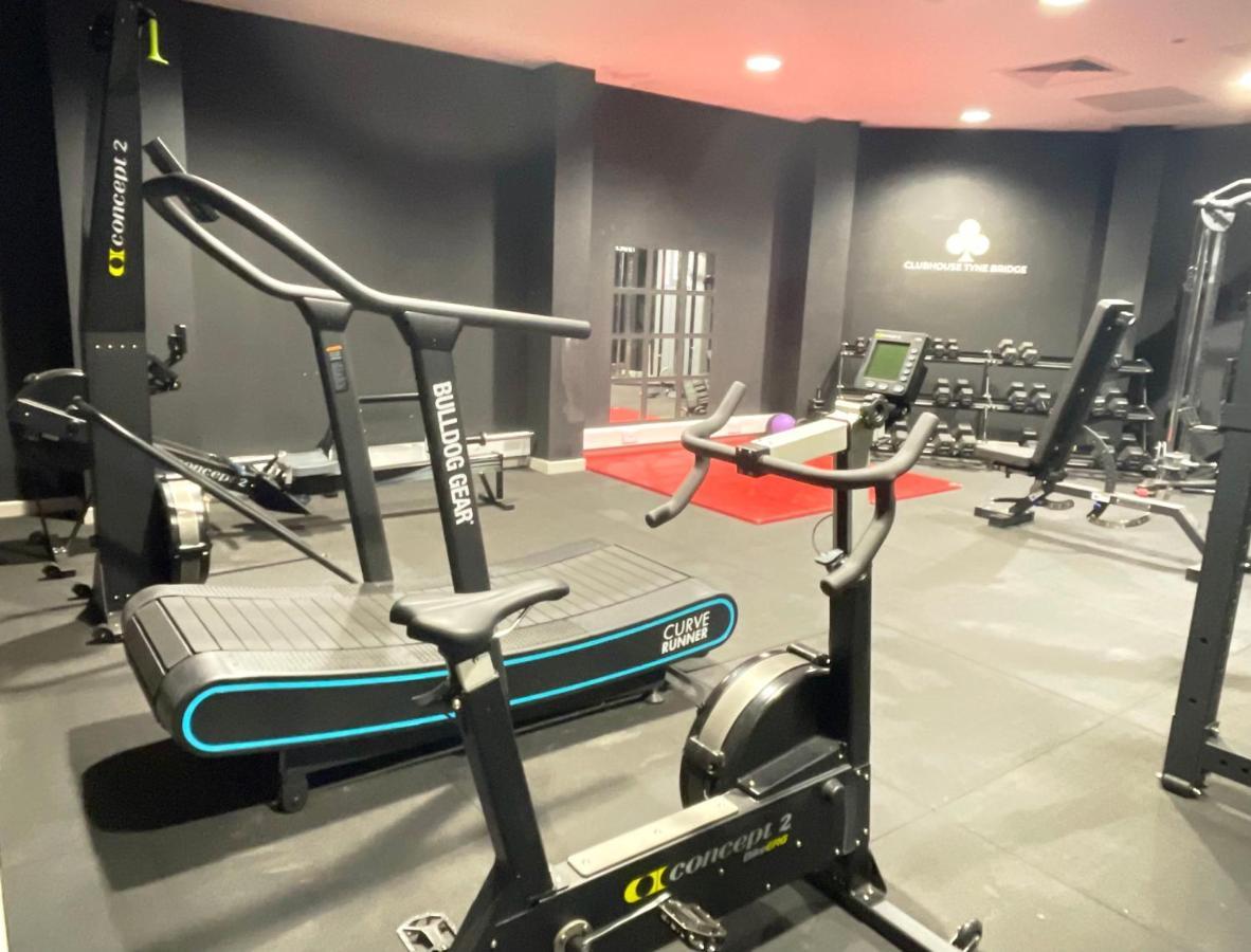 Hnfc - Modern With Gym, Parking & Cinema Apartment
