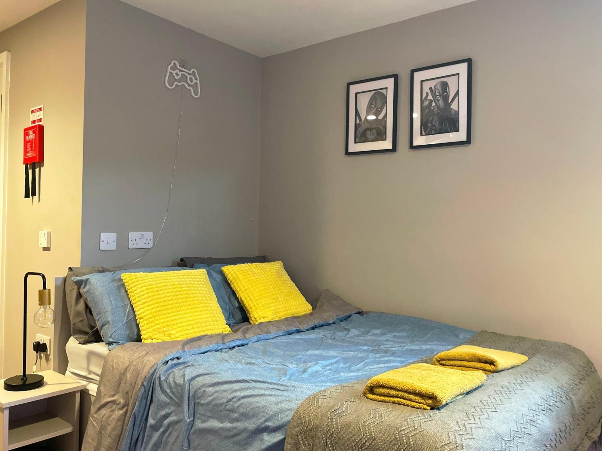 Hnfc - Modern With Gym, Parking & Cinema Apartment