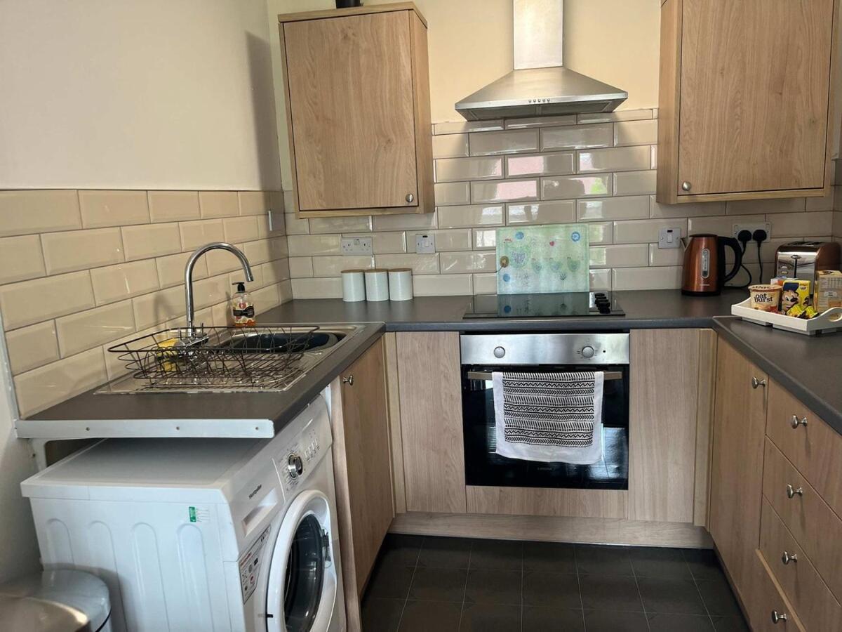 Stylish 2br - - Centre & St - Parking Apartment *