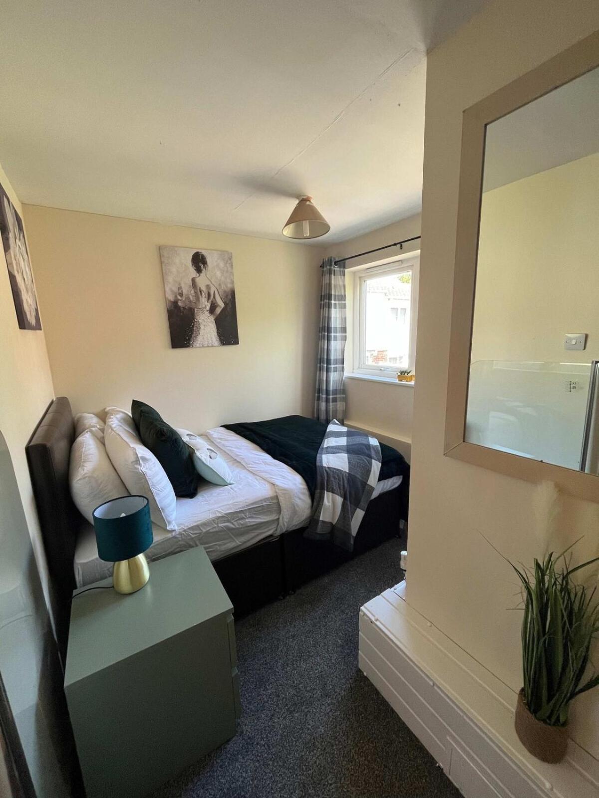Stylish 2br - - Centre & St - Parking *