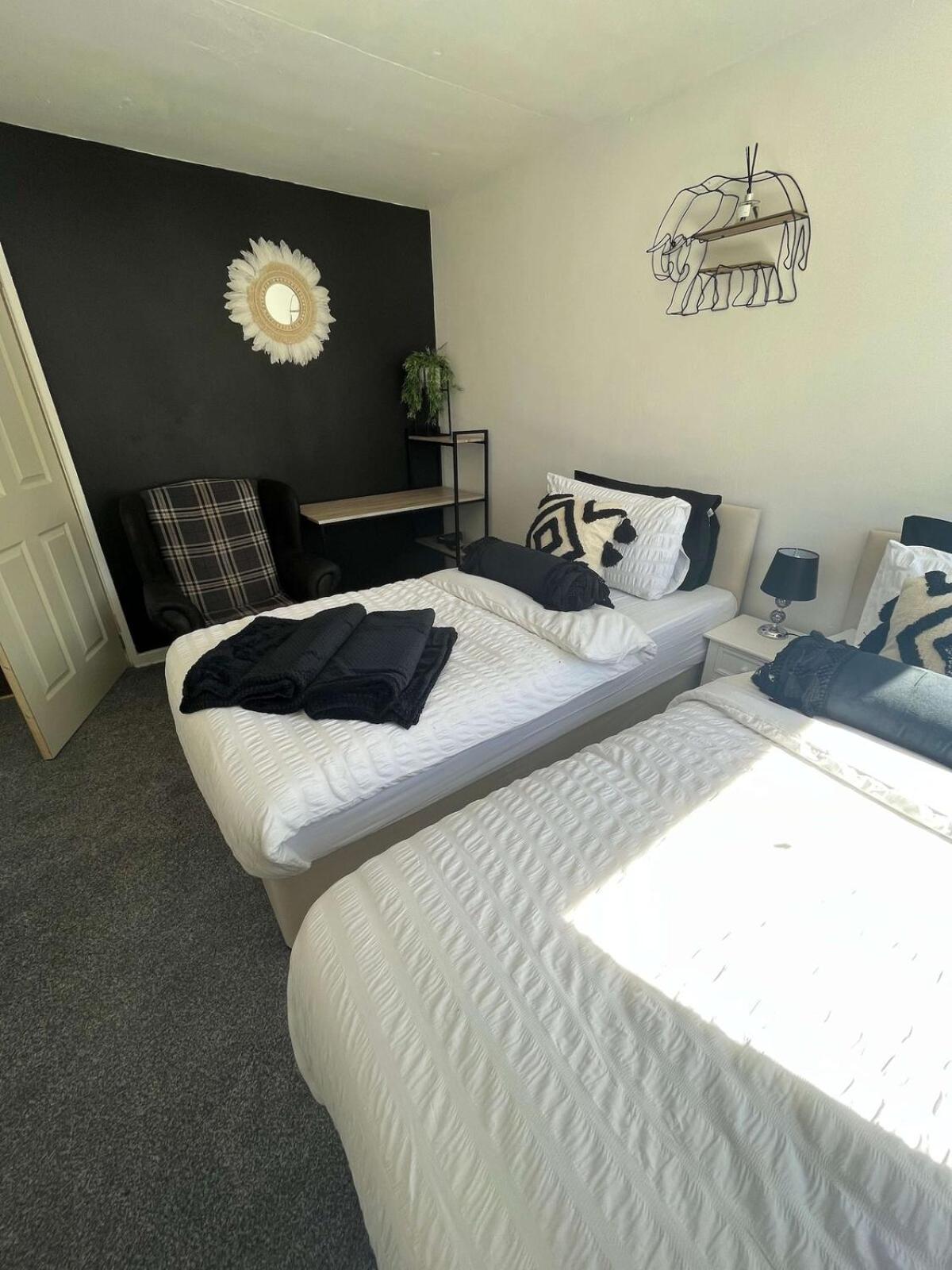 Stylish 2br - - Centre & St - Parking Apartment *